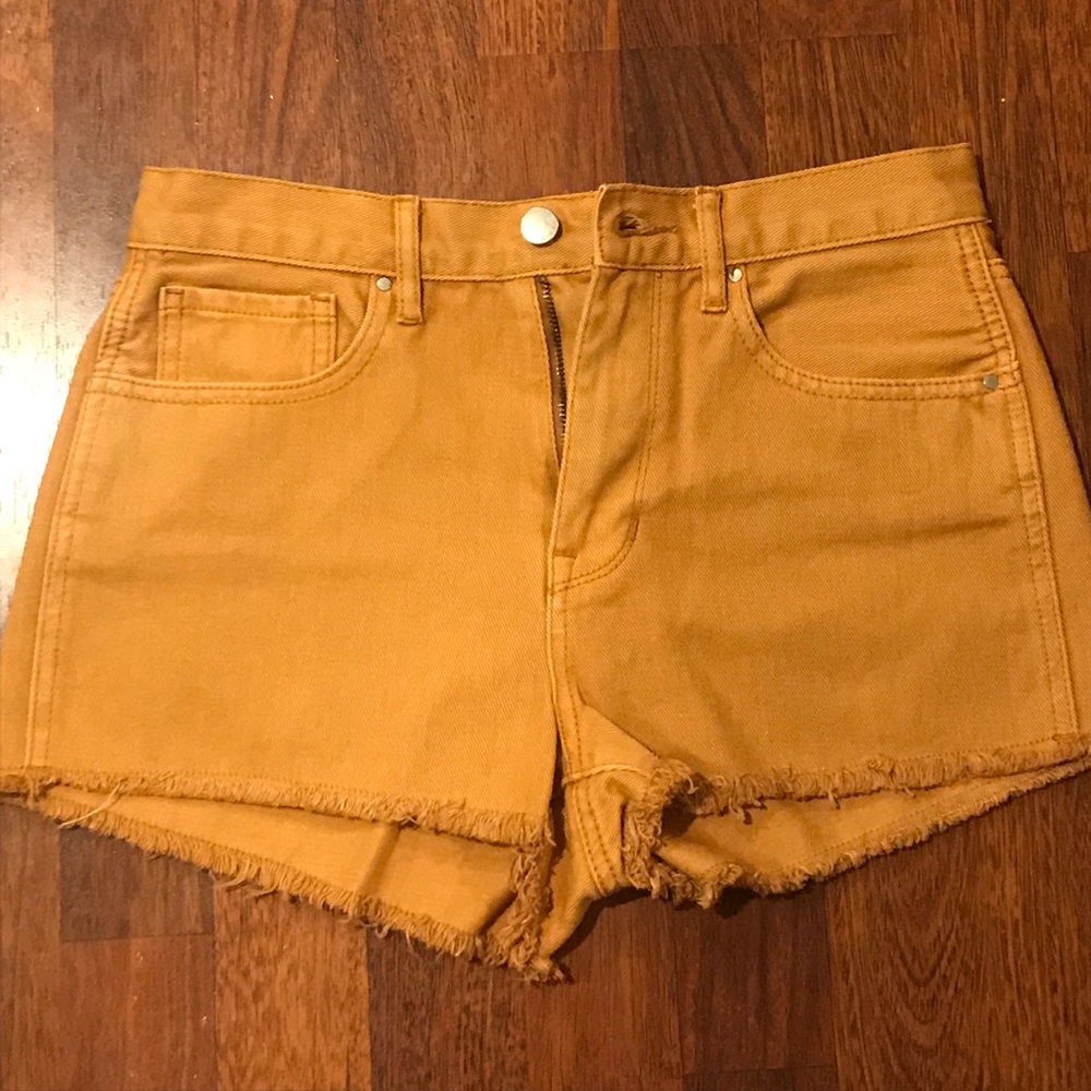 NEVER WORN PACSUN Yellow shorts